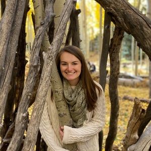 Meet your Posher, Julia